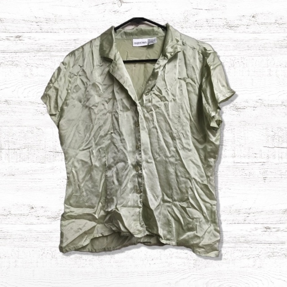 Silk Newport News shiny green shirt